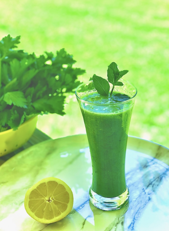 How to Make a Deliciously Easy Green Juice